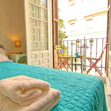 Low Cost Rooms Teatro Малага Экстерьер фото