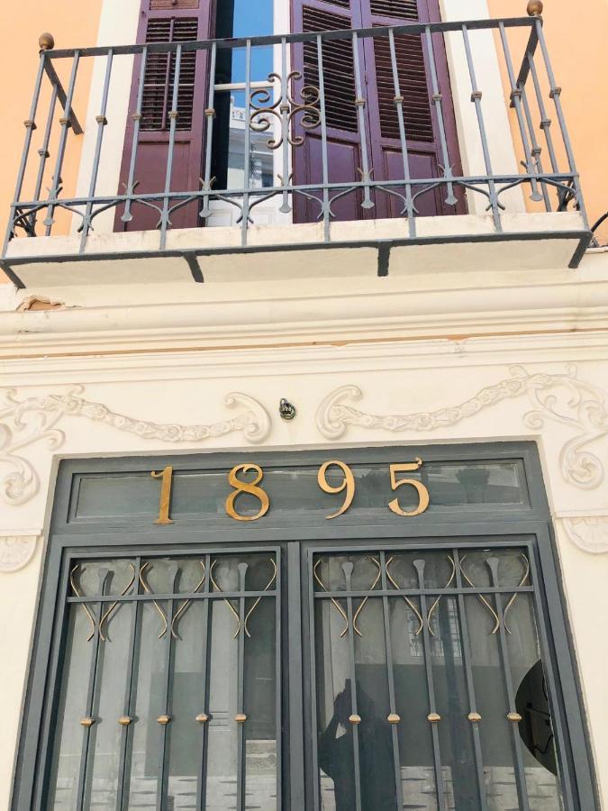 Low Cost Rooms Teatro Малага Экстерьер фото