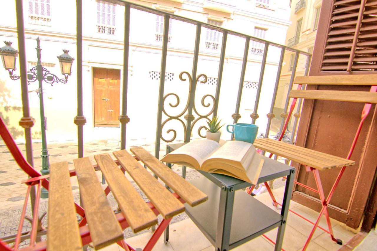 Low Cost Rooms Teatro Малага Экстерьер фото