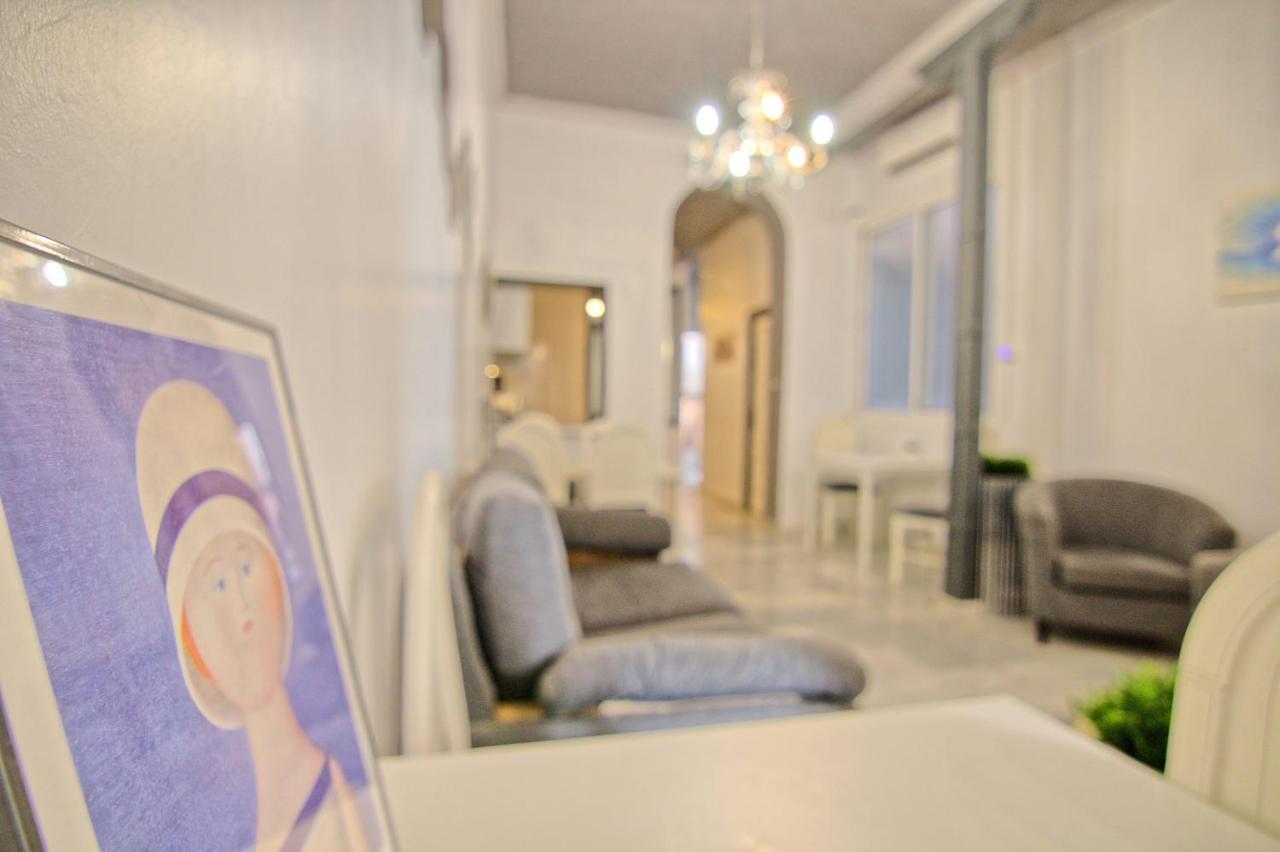 Low Cost Rooms Teatro Малага Экстерьер фото